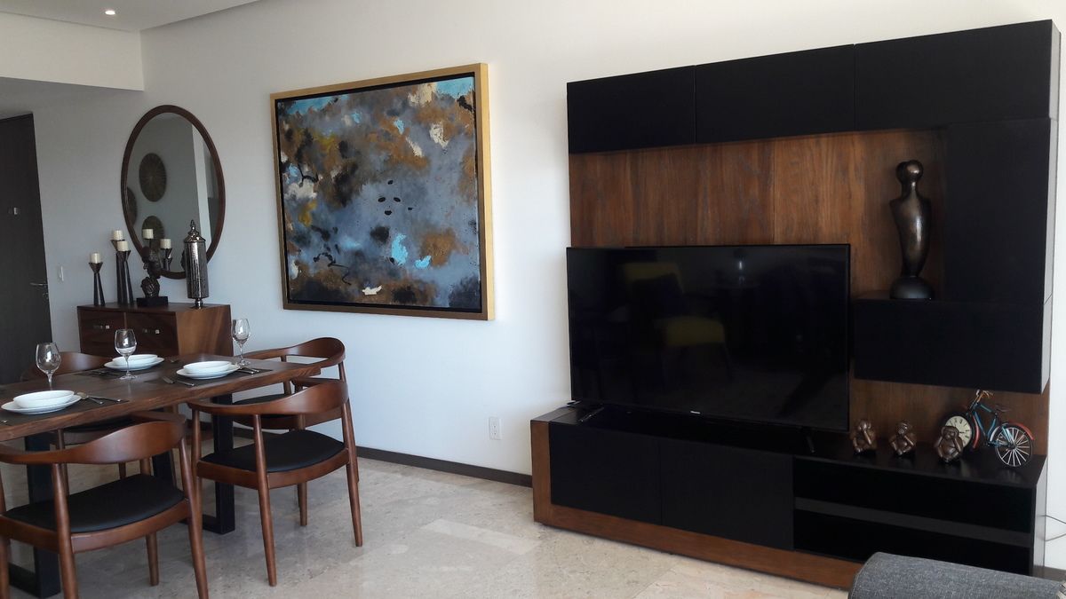 11 of 48: sala con mueble para la televisión