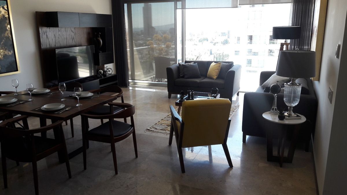 12 of 48: sala y comedor