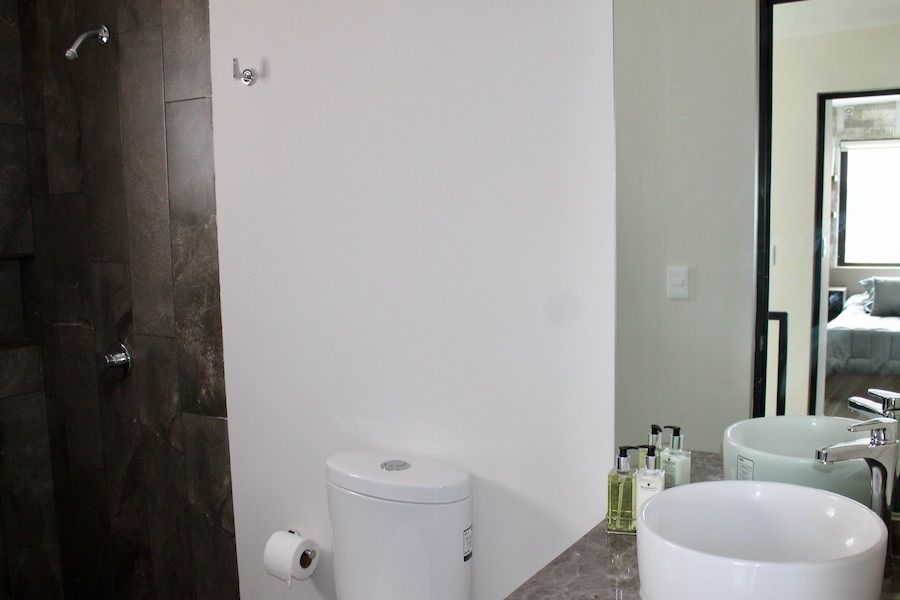 14 of 15: Baño completo