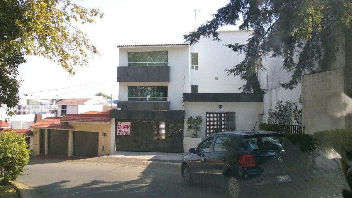1 de 14: Fachada principal