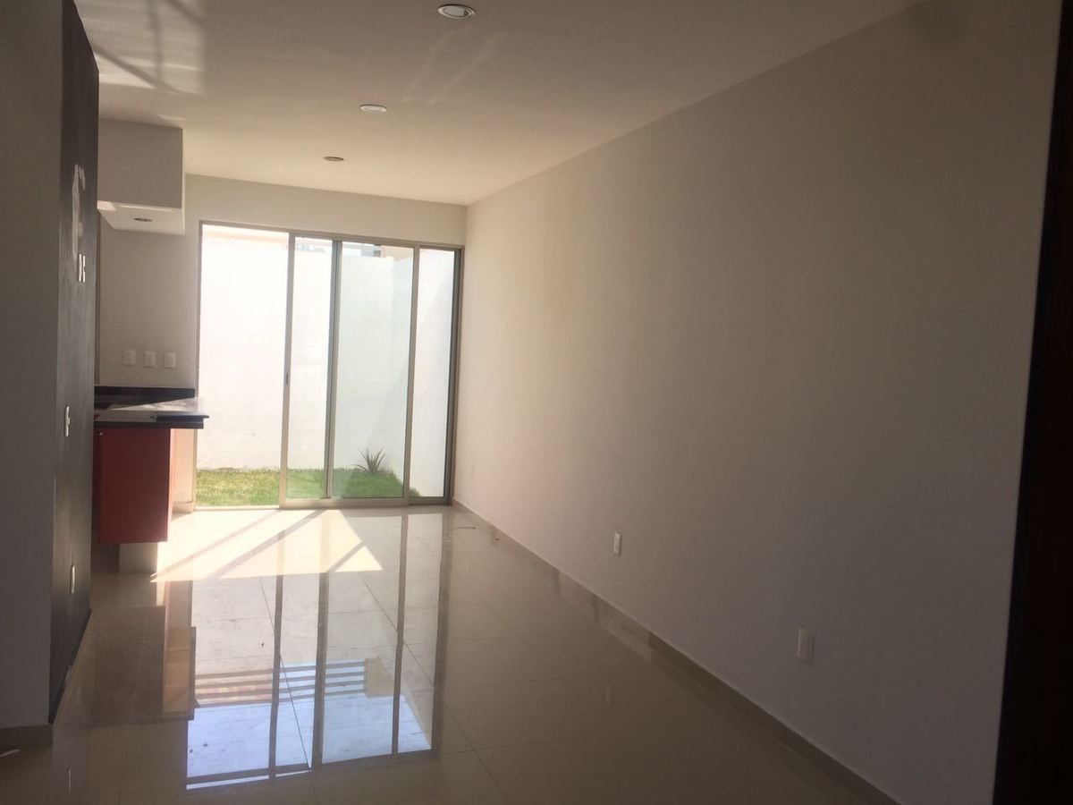 2 de 10: Sala comedor