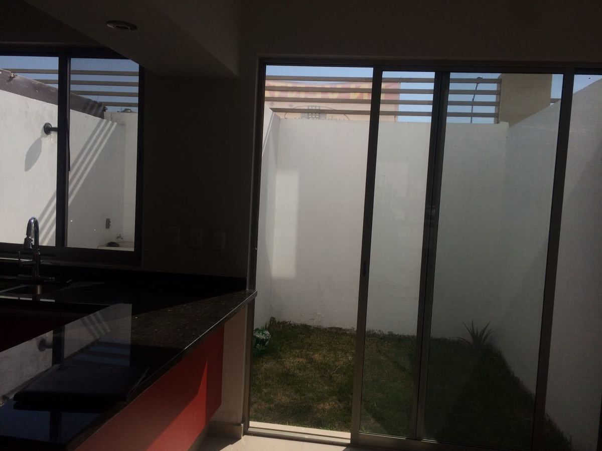 4 de 10: Cocina y jardín