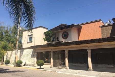 Casa en Venta Jardines de Zavaleta, 7 Recámaras, Alberca Techada