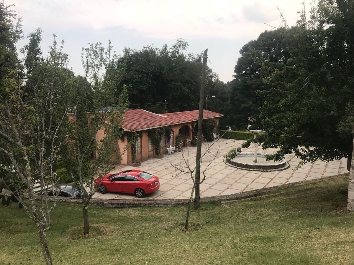 Rancho en venta, con Hectáreas de Bosque, caballerizas y jaulas para gallos.