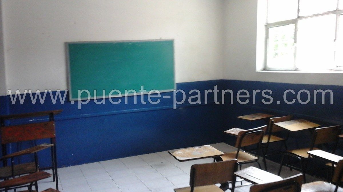 Edificio con uso de suelo comercial