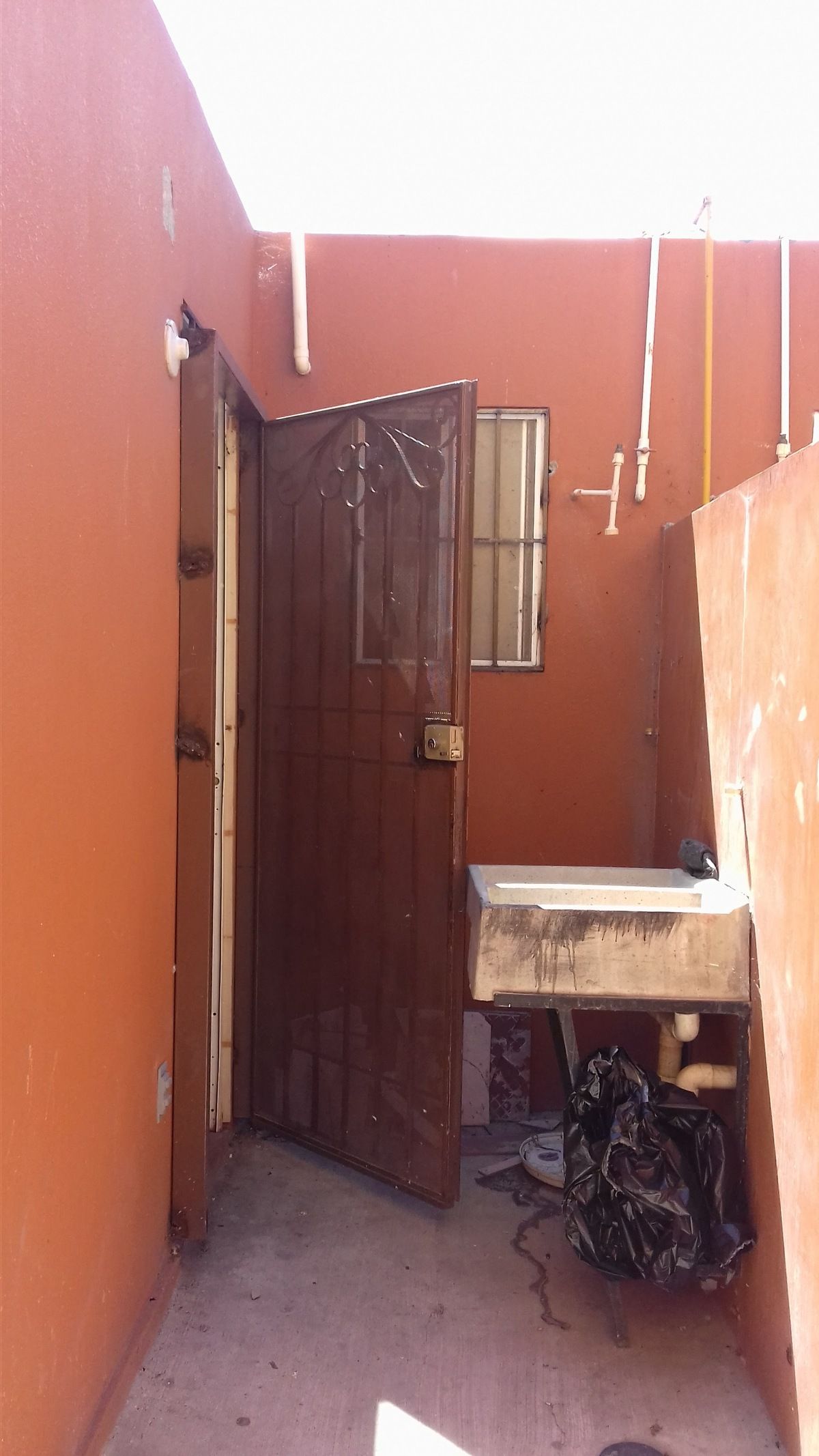 CASA EN VENTA UN PISO, UNA RECÁMARA, VALLE DE LAS PALMAS GEO, TIJUANA |  EasyBroker