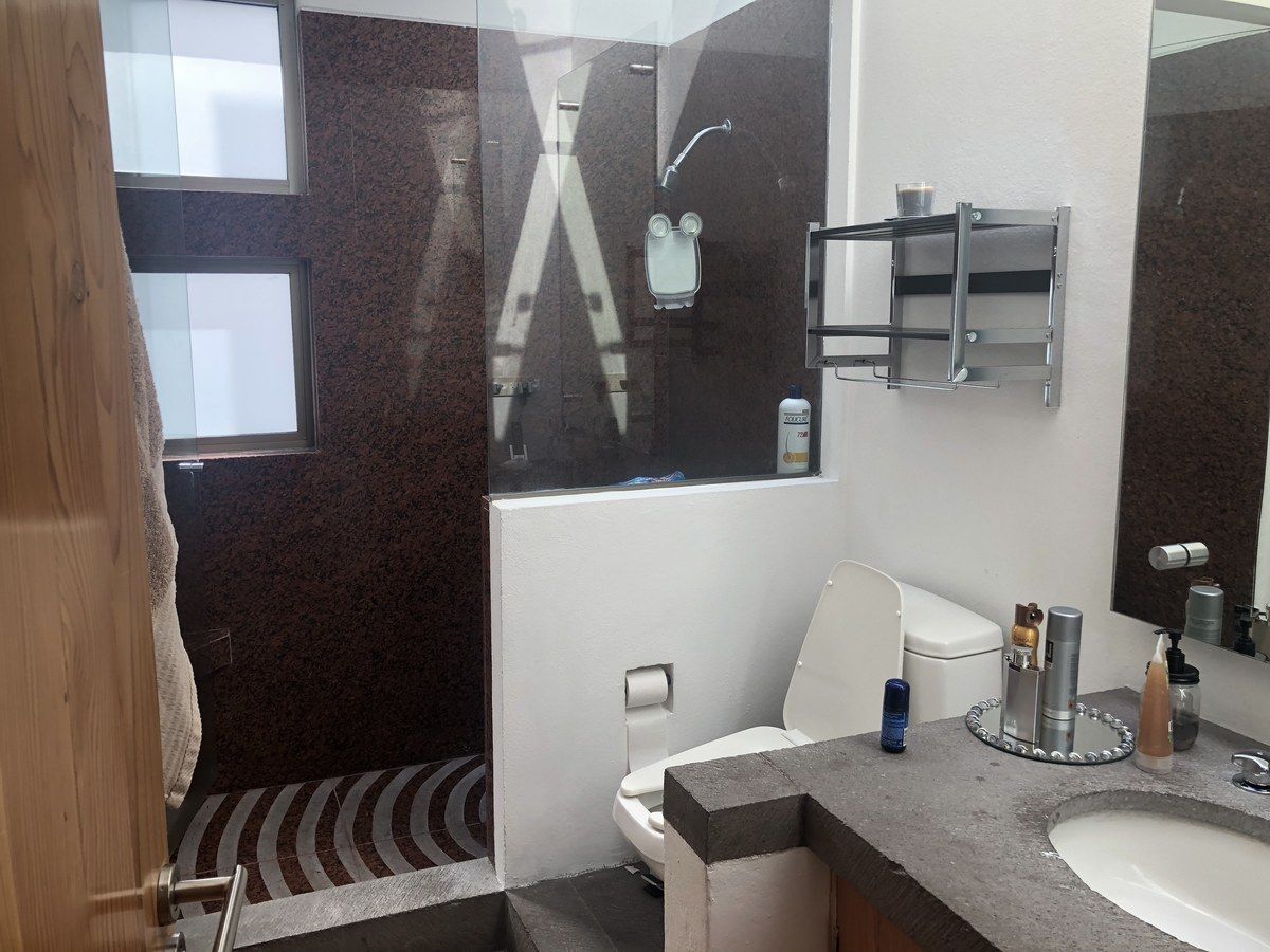 20 de 20: Baño en recamara