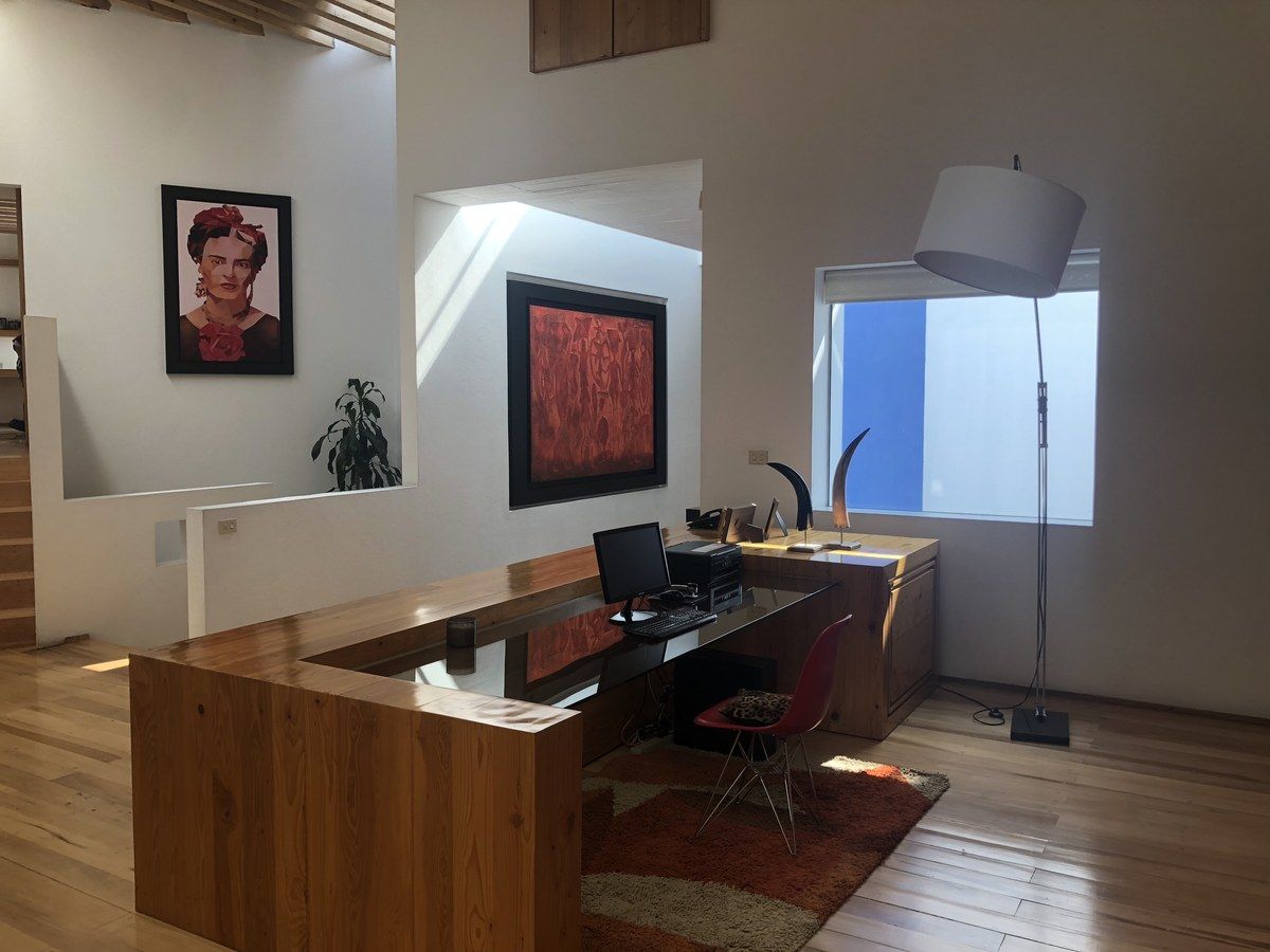 1 de 20:  Luminoso Estudio