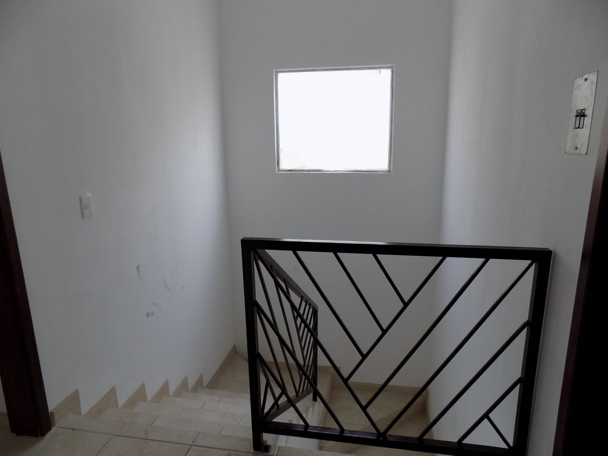 18 de 27: Escaleras