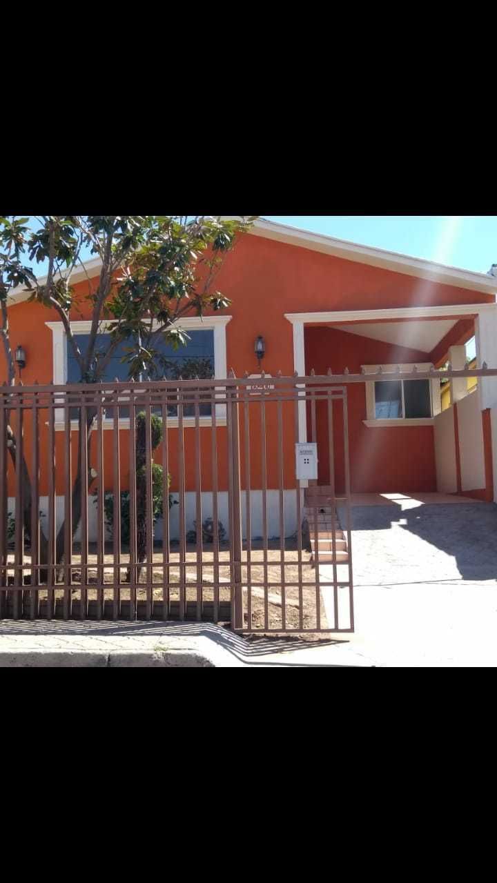 Venta Casa 1,300,000 Fracc. Cumbres Cd. Cuauhtémoc, Chih. Julmir RAO1 |  EasyBroker