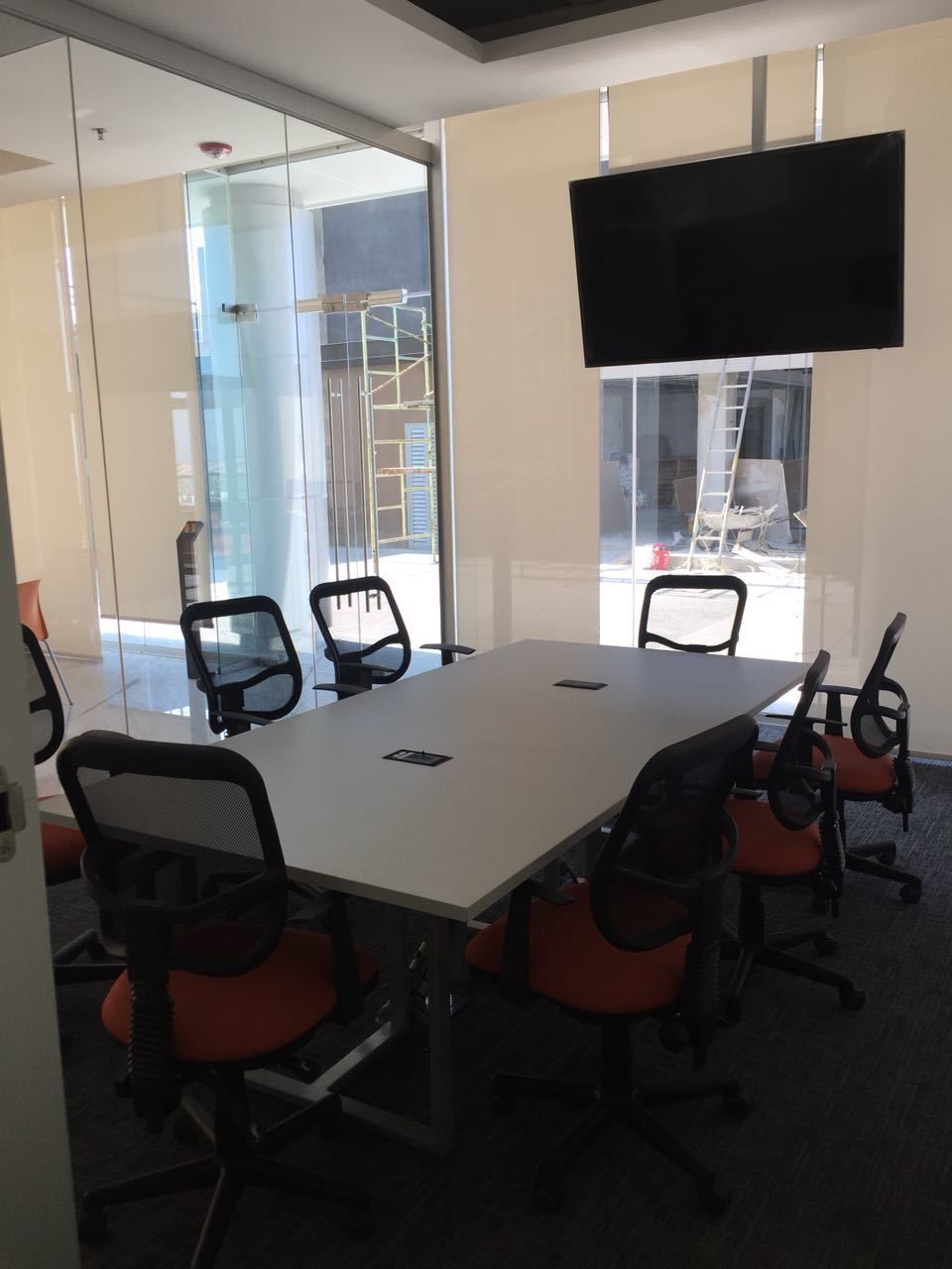 2 de 12: SALA DE JUNTAS