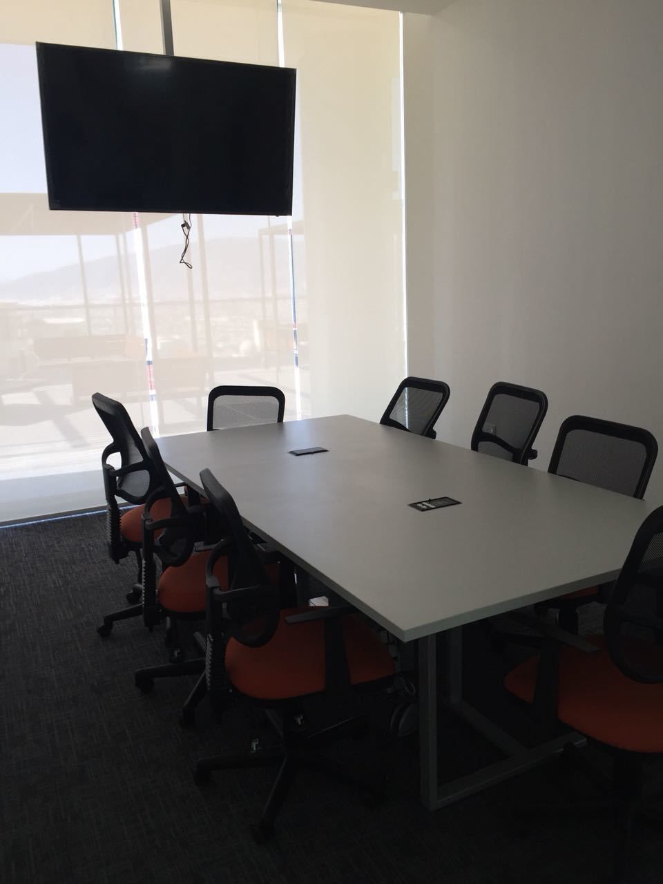 10 de 12: SALA DE JUNTAS 