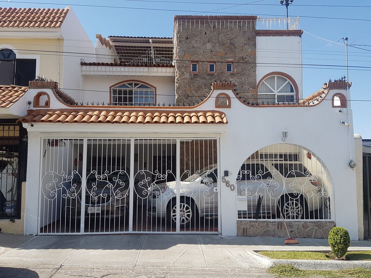 Excelente casa en Jardines Alcalde | EasyBroker