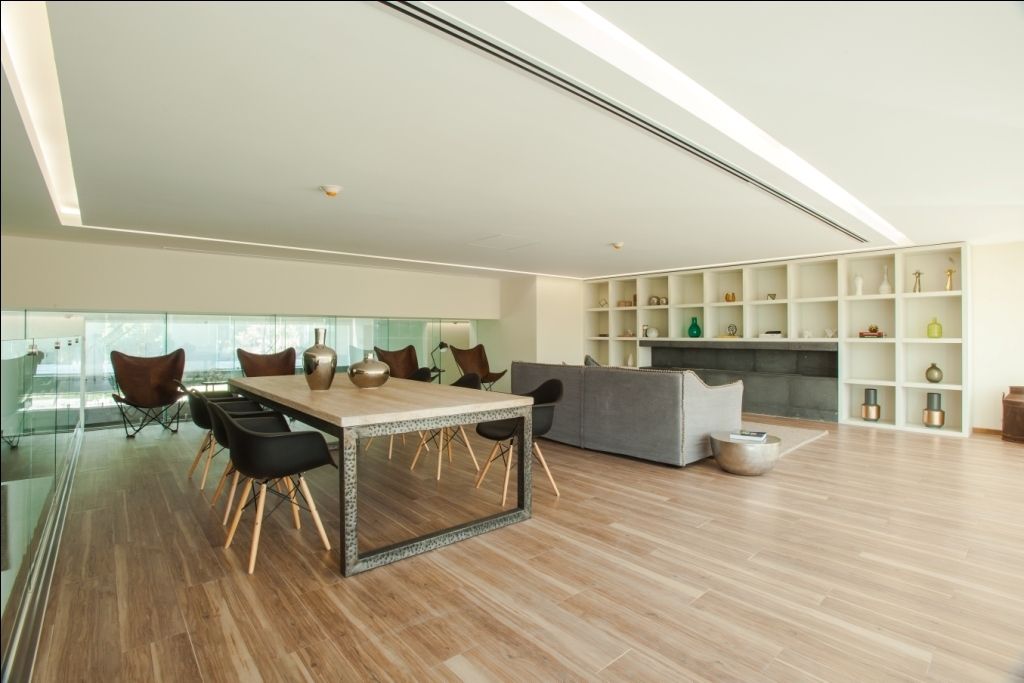 21 of 26: WALL STREET ROOM