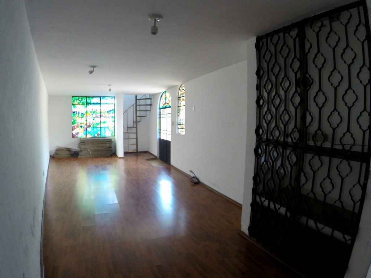 14 de 24: FAMILY ROOM