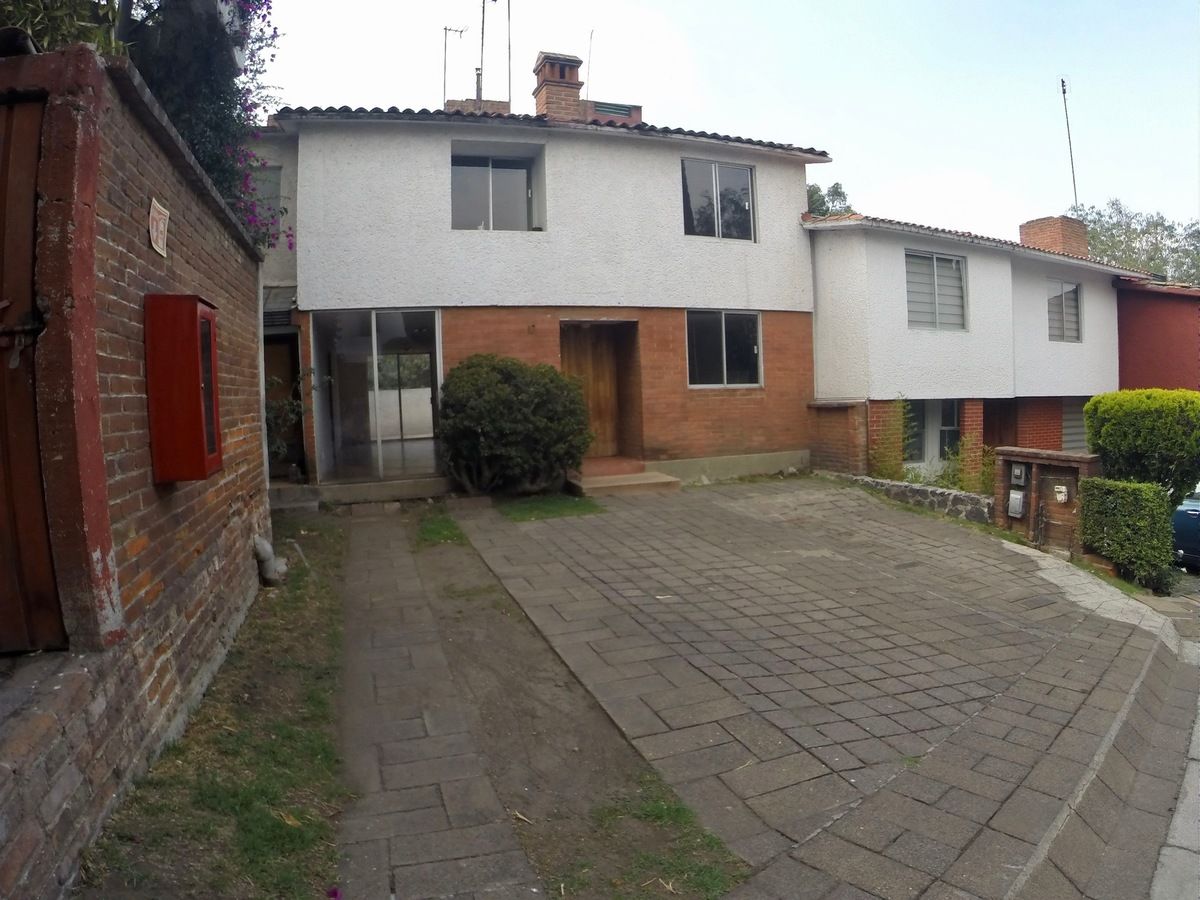 24 de 24: 4 ESTACIONAMIENTOS
