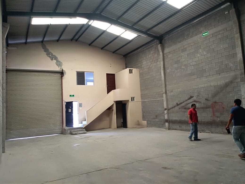 1 de 10: al fondo oficinas en la parte de arriba y baño completo 