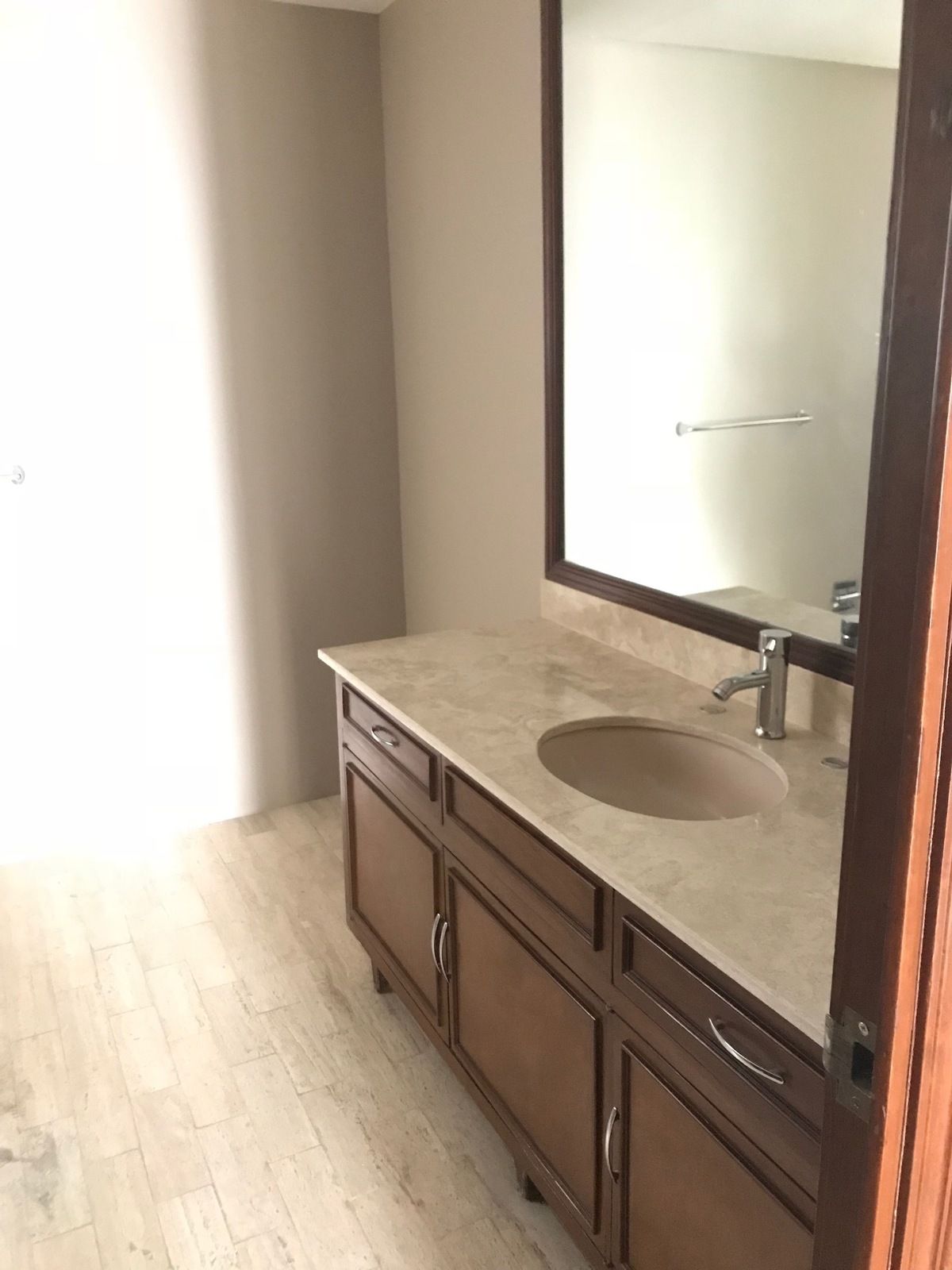 6 de 19: Baño Completo