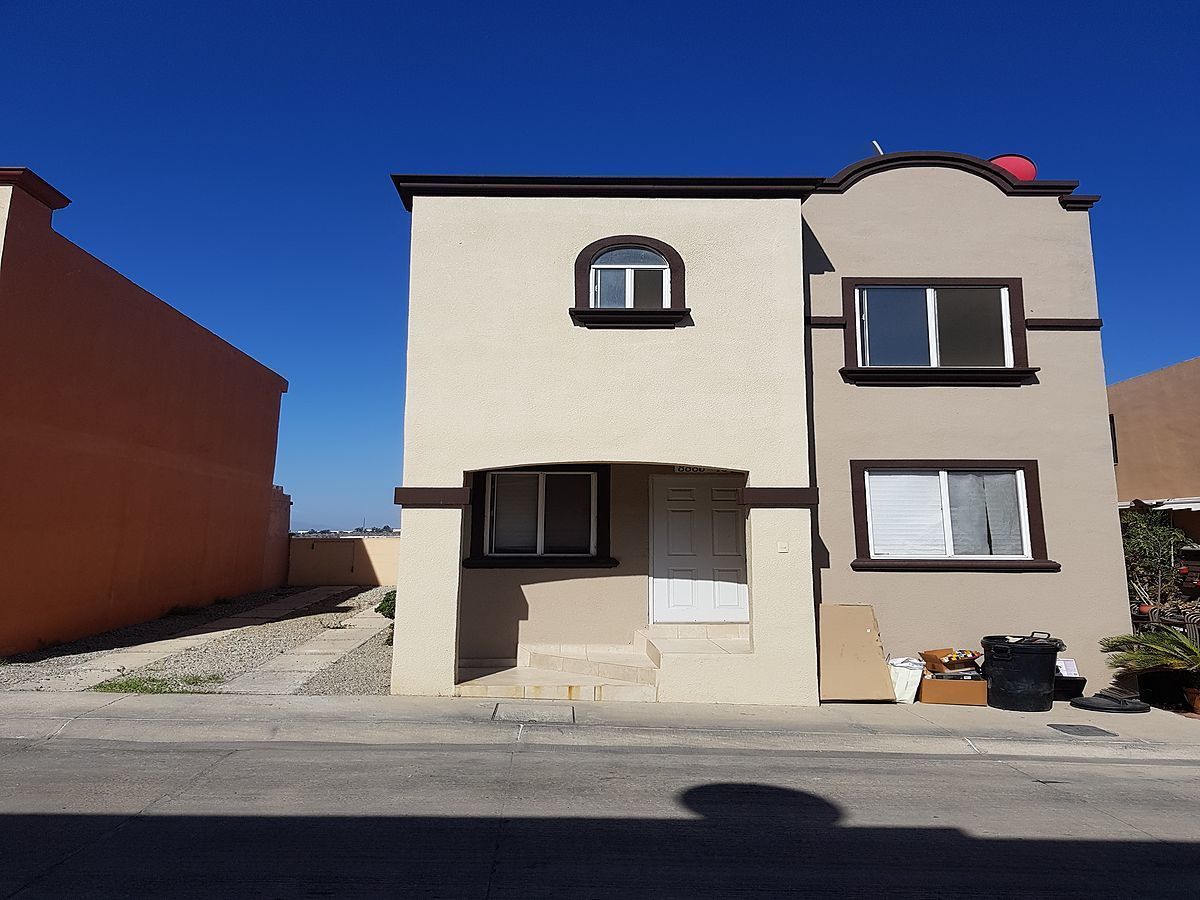 1 de 13: FACHADA