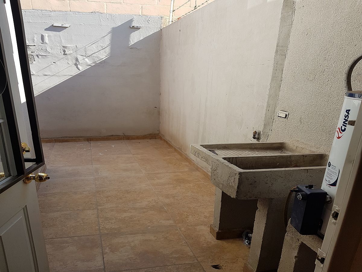3 de 13: CUARTO DE LAVAR