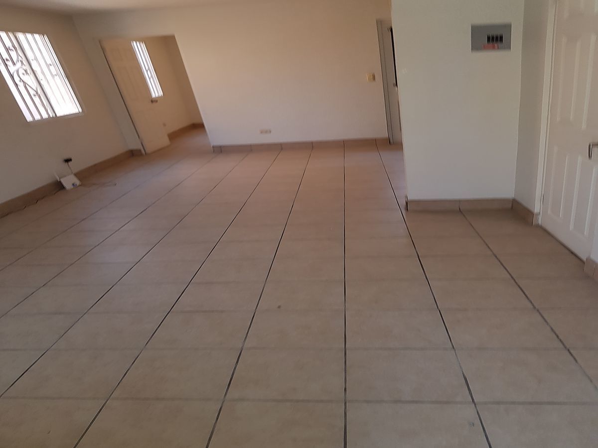 6 de 13: SALA Y COMEDOR