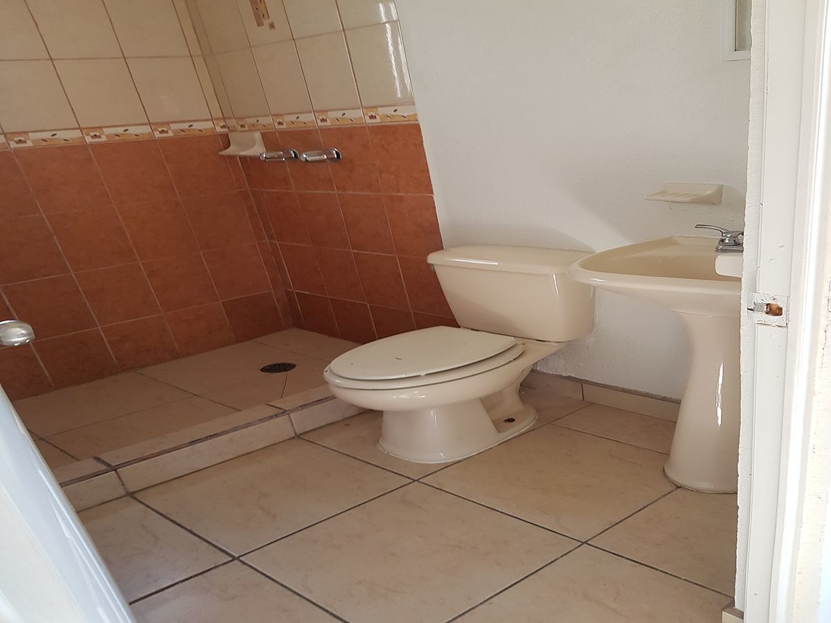 10 de 13: BAÑO