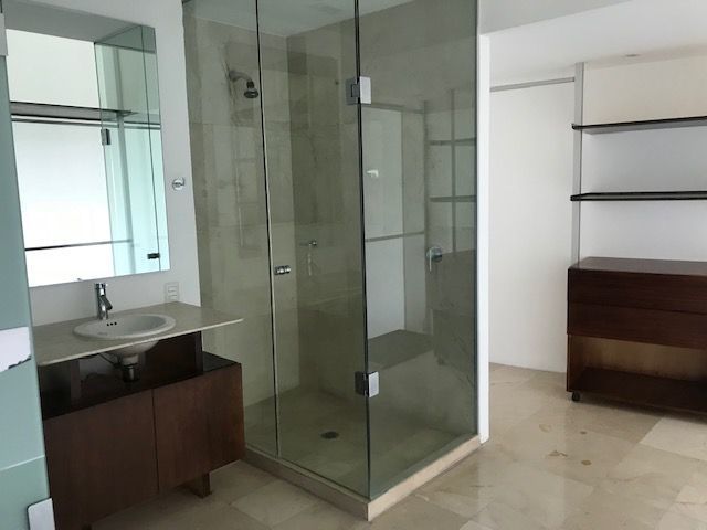 13 de 36: Vestidor Recámara Principal
