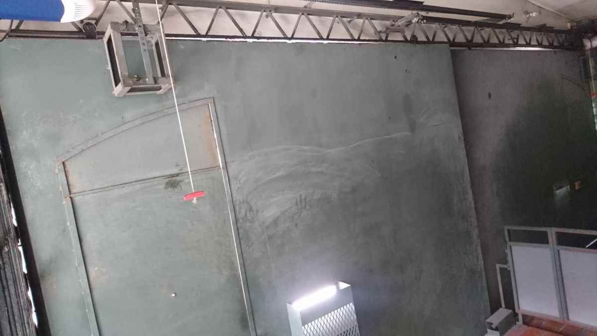 3 de 21: Garaje con portón eléctrico 1 vehículo normal