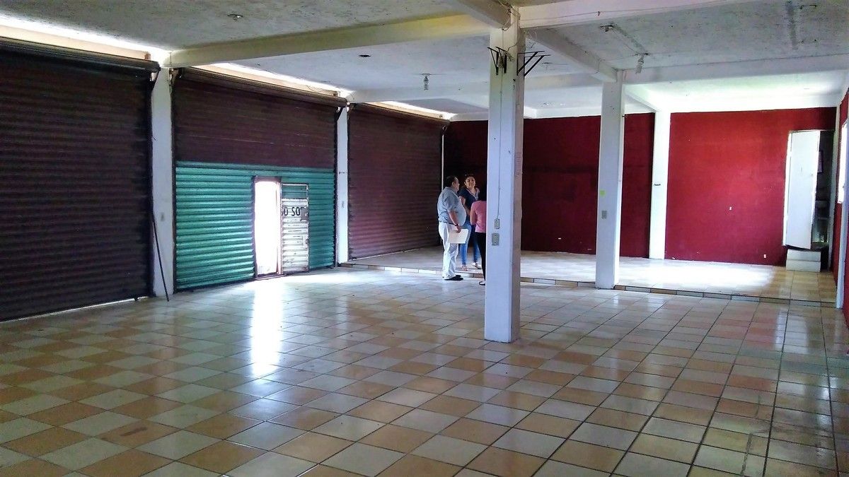 5 of 20: interior