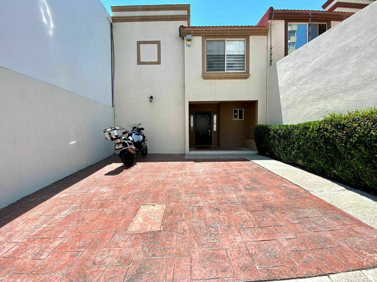 1 de 40: Fachada Principal : zuksa bienes raíces en Tijuana 