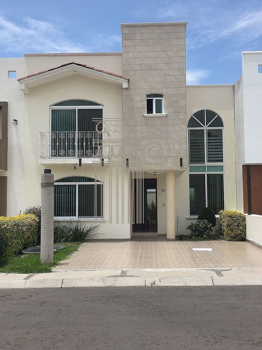 RENTA CASA JURIQUILLA SANTA FE | EasyBroker