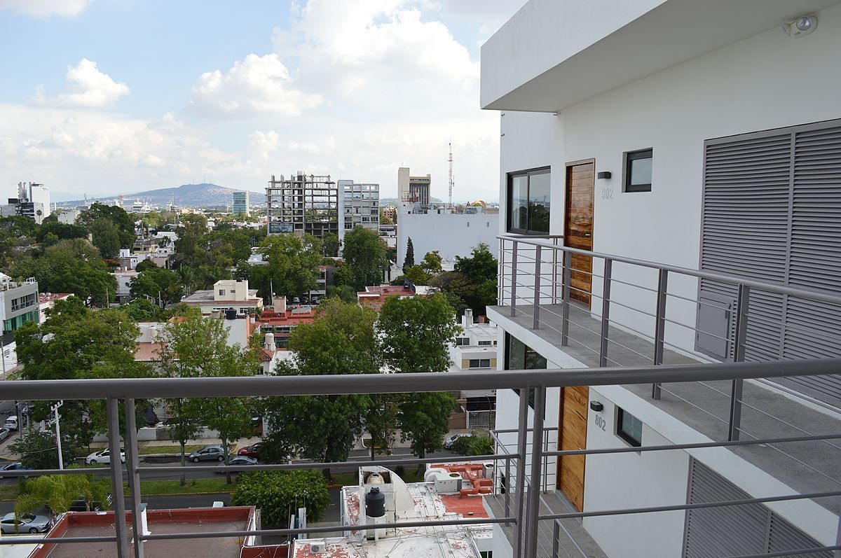 2 de 21: Pasillo Exterior