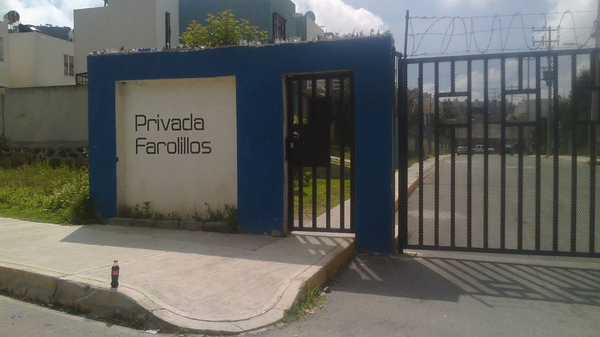 1 of 14: Entrada Privada Farolillos