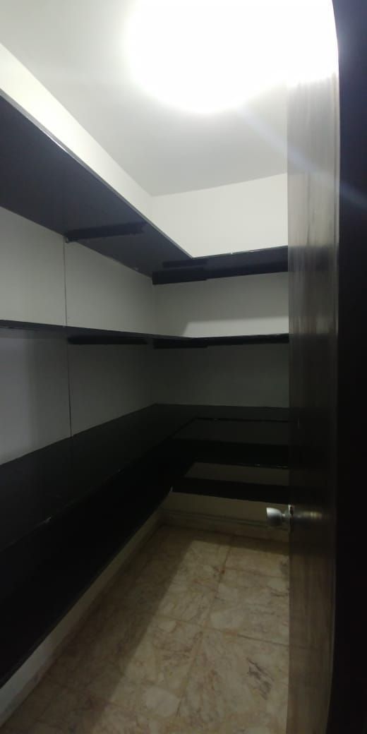 20 of 34: Despensero