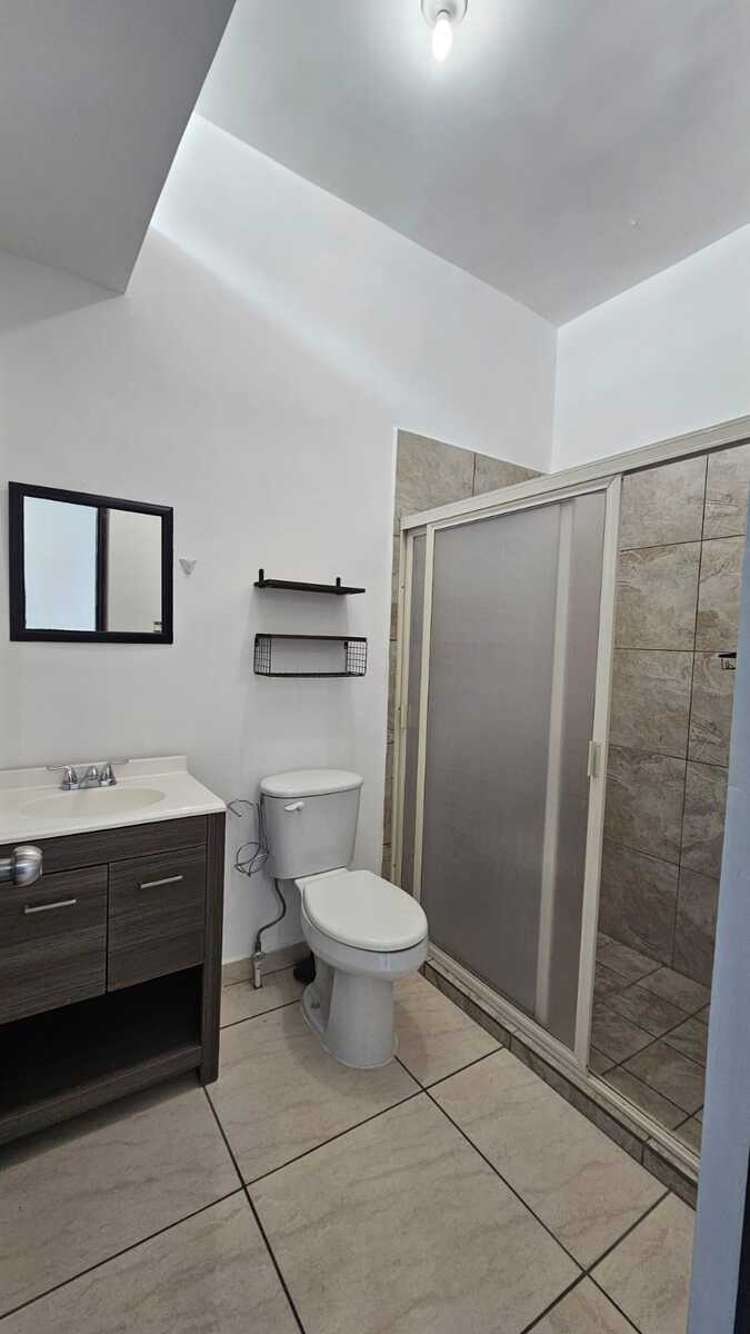 12 de 28: Baño completo #3 dentro de Rec 3