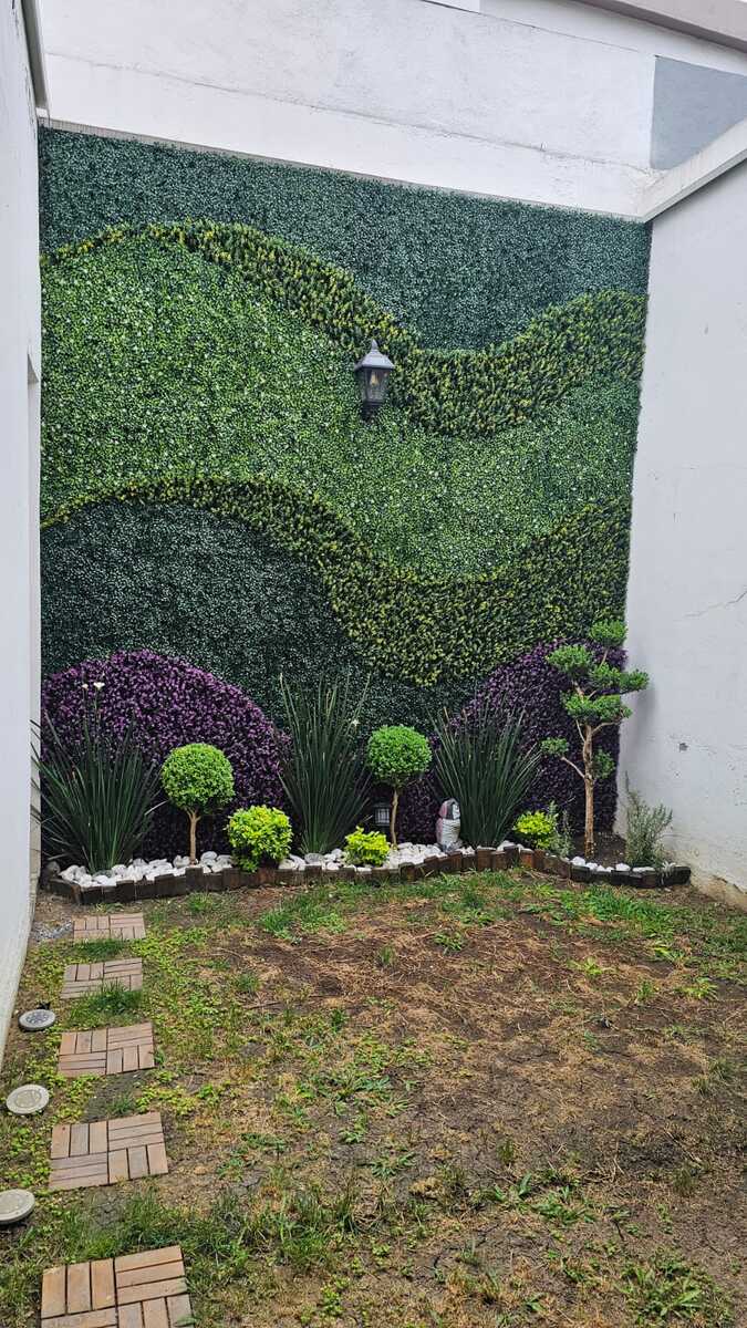 1 de 28: Patio con Jardín vertical