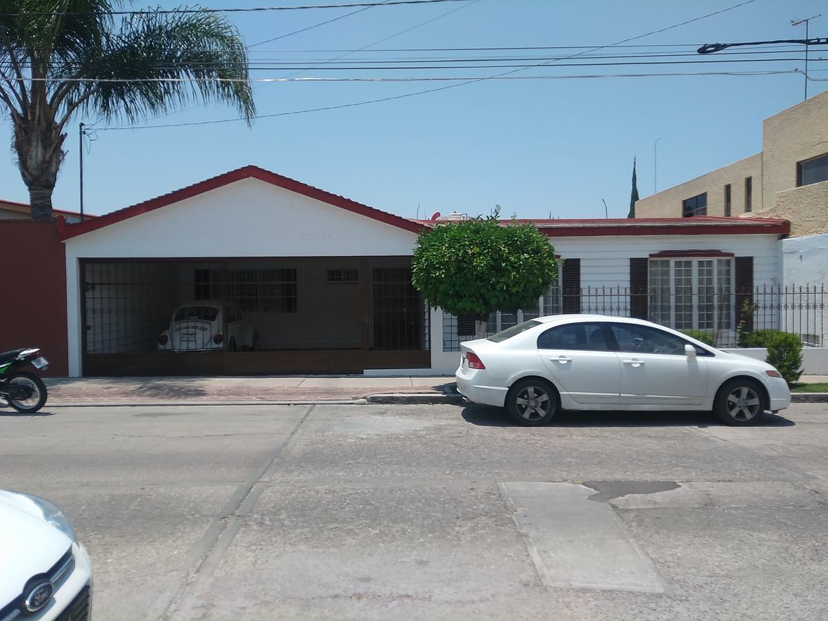 LOS BOSQUES (NORTE) (CASA DE UN PISO EN VENTA EN AGUASCALIENTES)