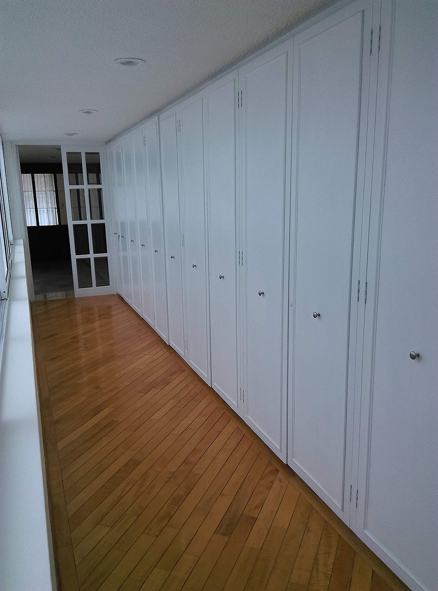 7 de 24: Closet de Blancos