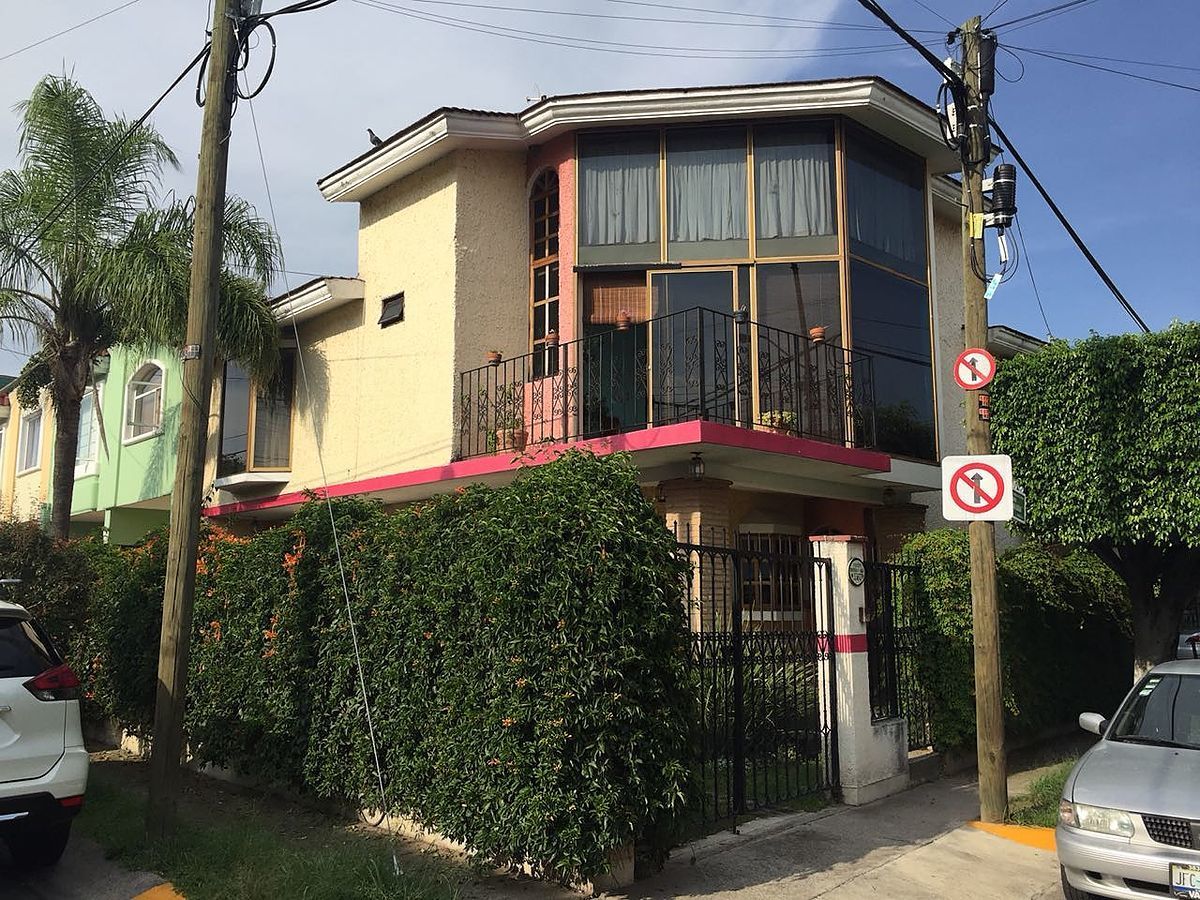 Casa en venta en Chapalita las Fuentes!! Excelente ubicación!! | EasyBroker