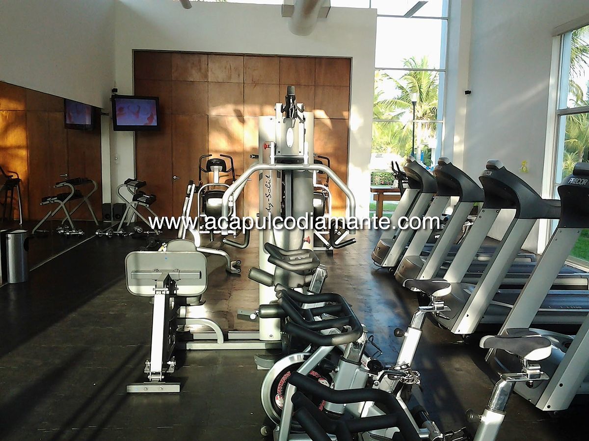 21 de 27: Gym Casa Club.