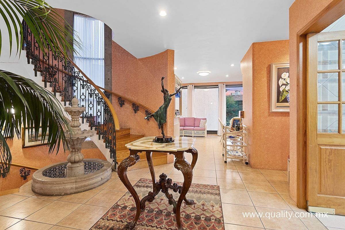 VENTA DE CASA, CLUB DE GOLF LOS ENCINOS LERMA 5 RECÁMARAS JARDÍN TERRAZA - foto 2