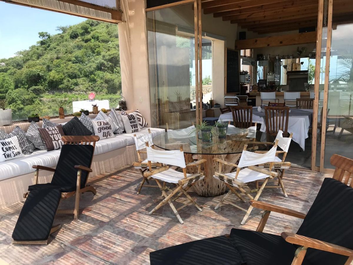5 of 36: Terraza, comunica con comedor interior