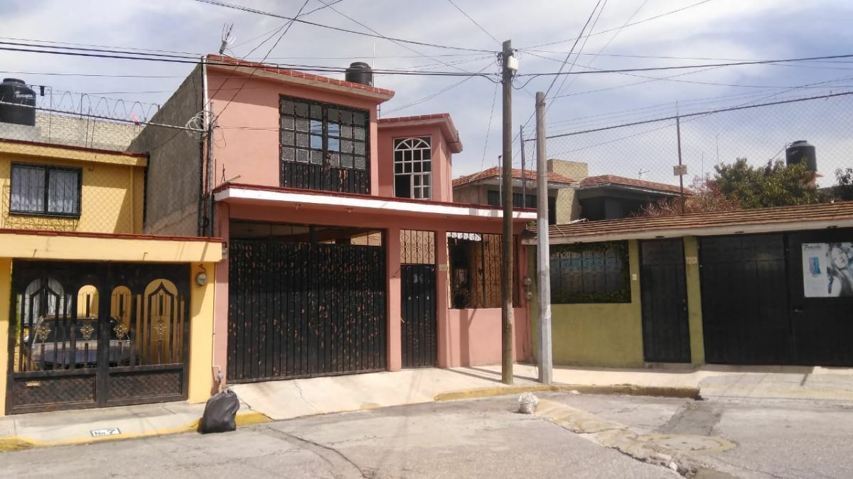 1 de 9: Casa (Vista exterior)
