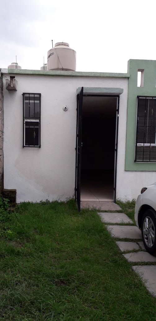 Casa en venta en esquina: Fracc. Paseos del Valle Tlajomulco | EasyBroker