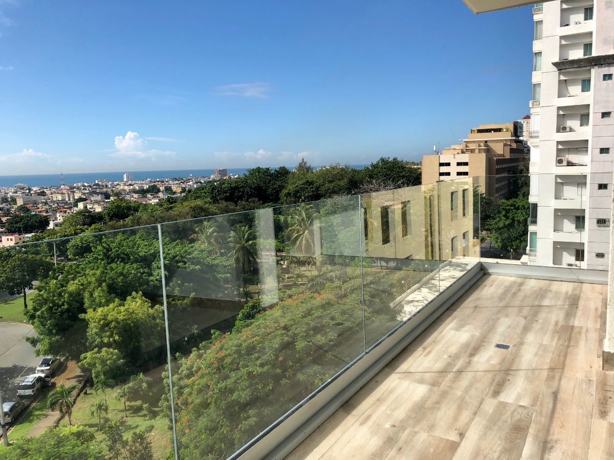 4 of 19: balcon 