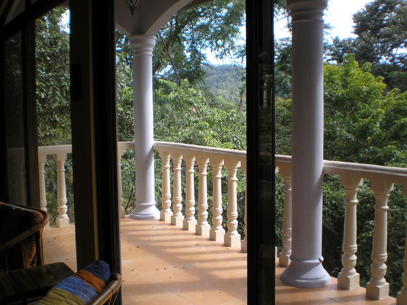 26 de 31: Private villa balcony