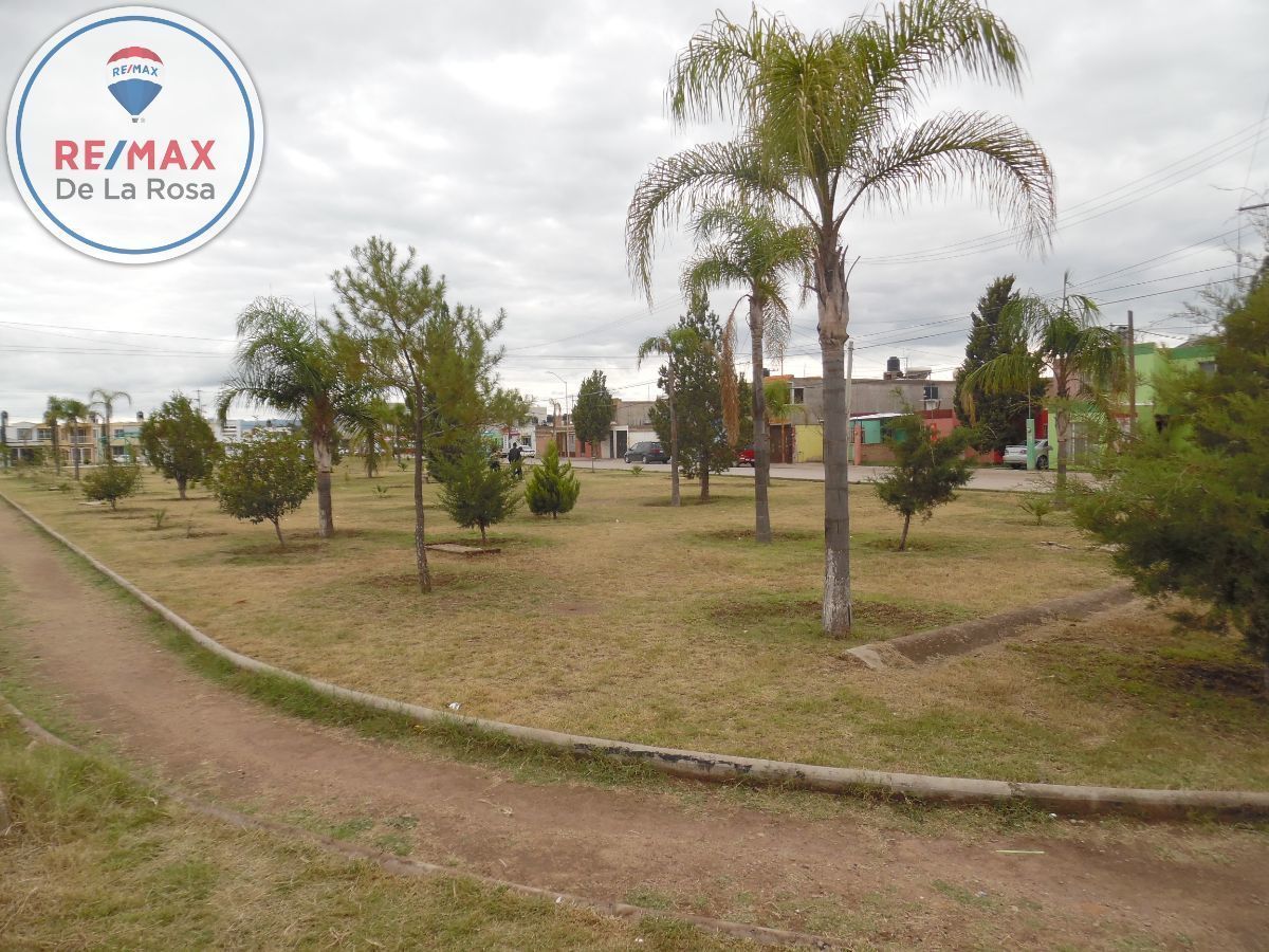 19 de 19: Área verde del fraccionamiento