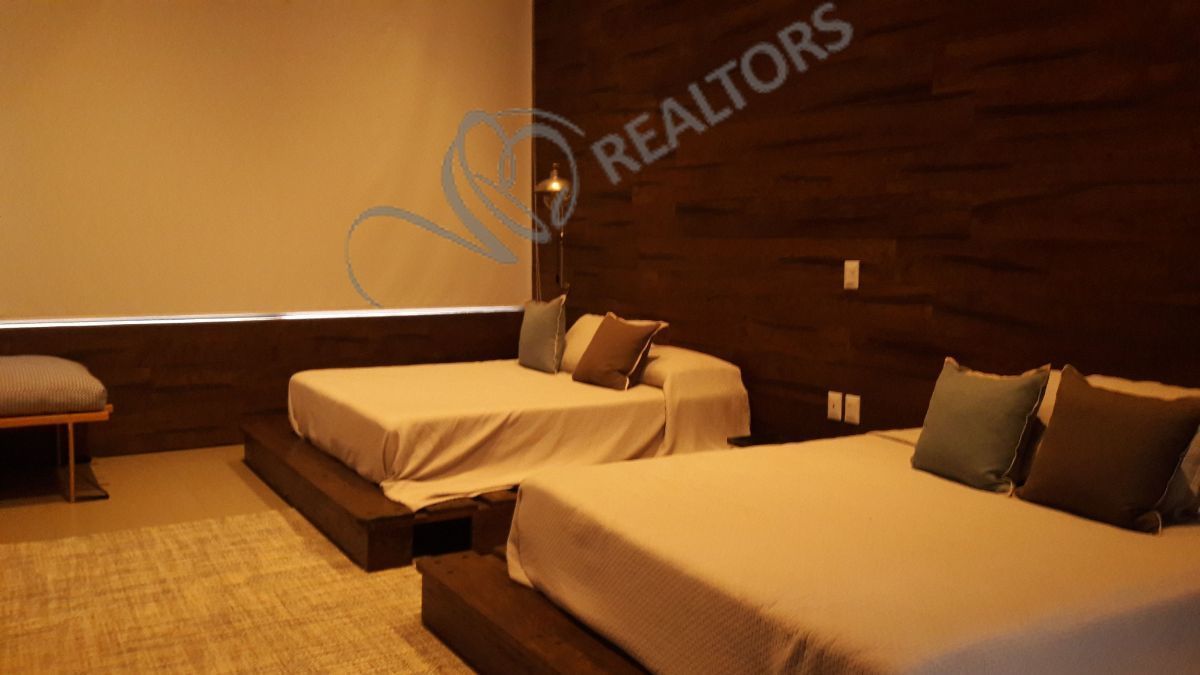 32 of 42: Recámara 2