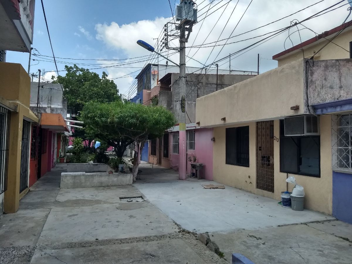 Casa económica venta Villa las Flores Villahermosa Tabasco 3 recámaras  estudio | EasyBroker