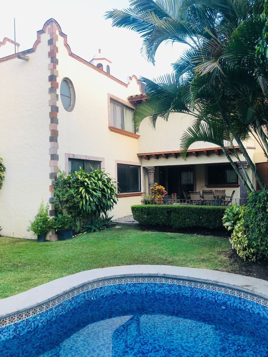 Casa en Renta con vigilancia, jardin y alberca en Delicias, Cuernavaca